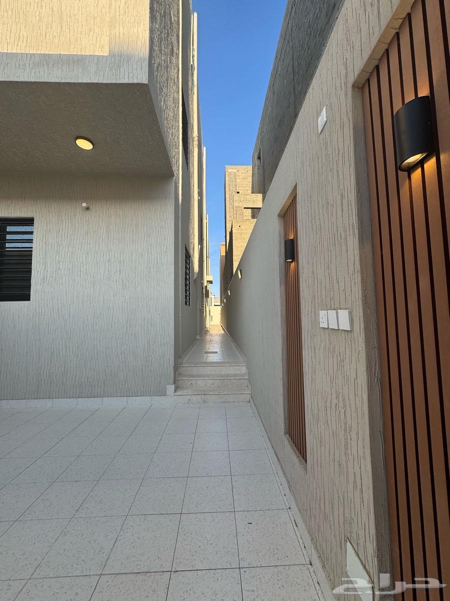 Ground floor apartment with car entrance in Al-Hayam district, only 580,00064142593425282113