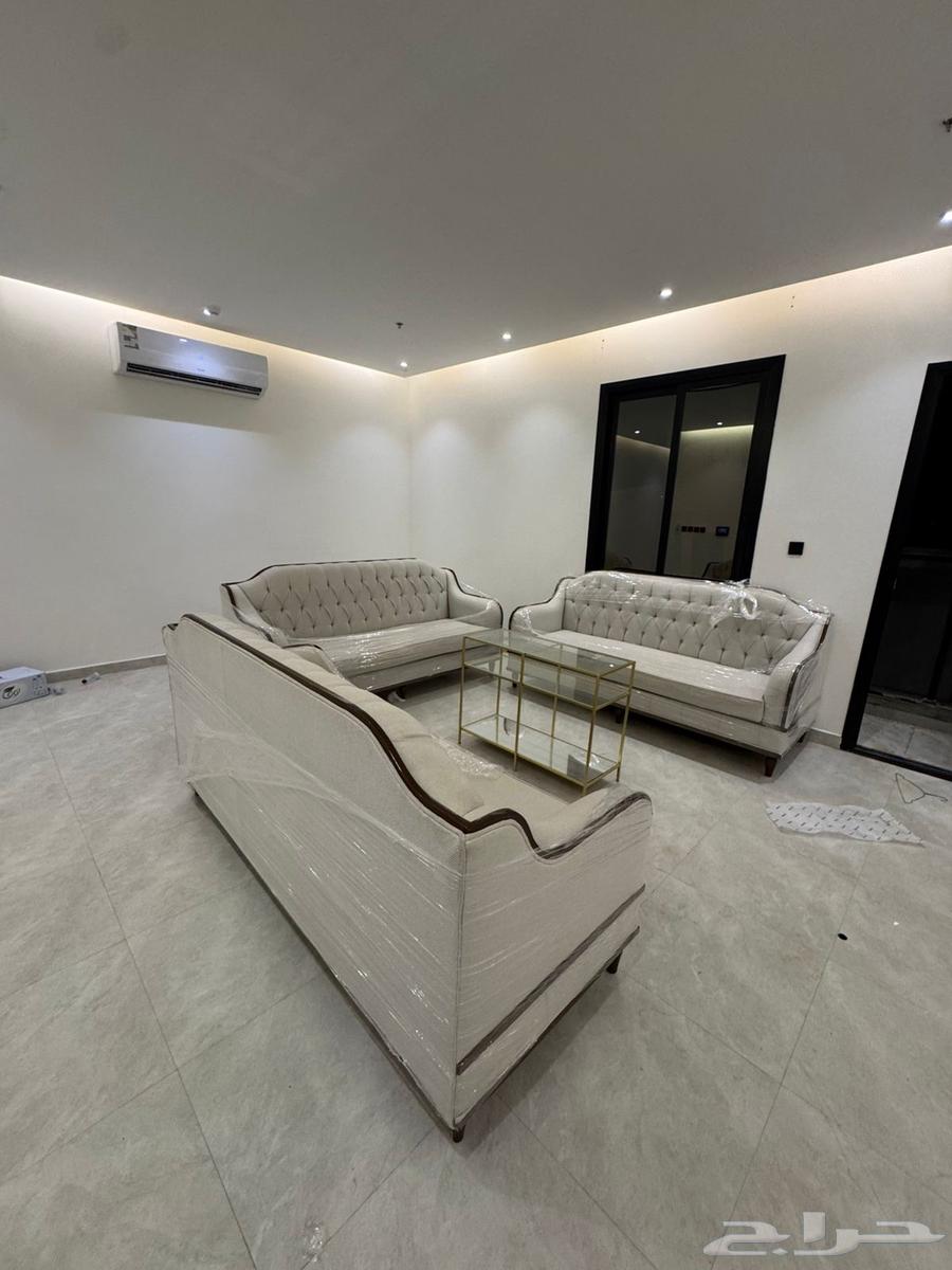 High-quality modern sofa for sale, in excellent and almost new condition (sofa only)64449704029315113
