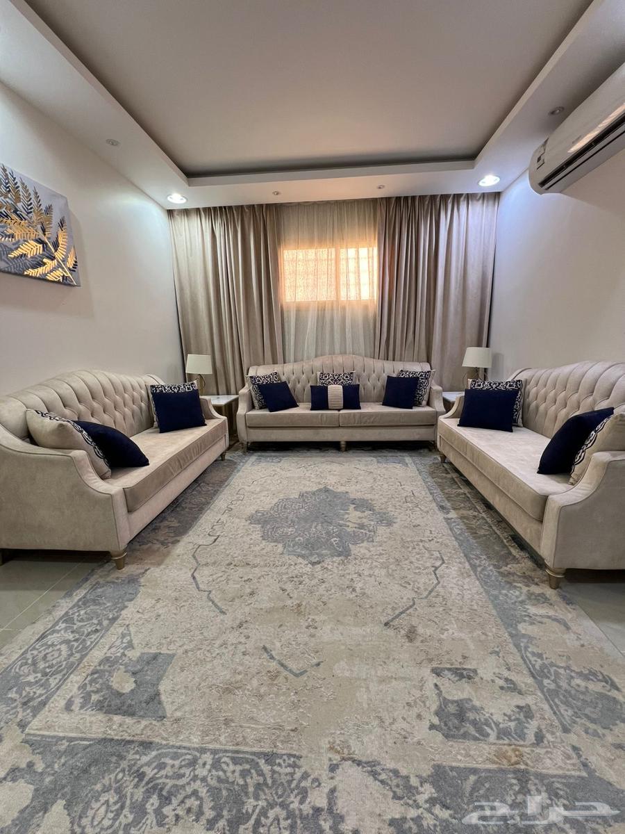 Sofa, mattress, and two tables64452361024771110