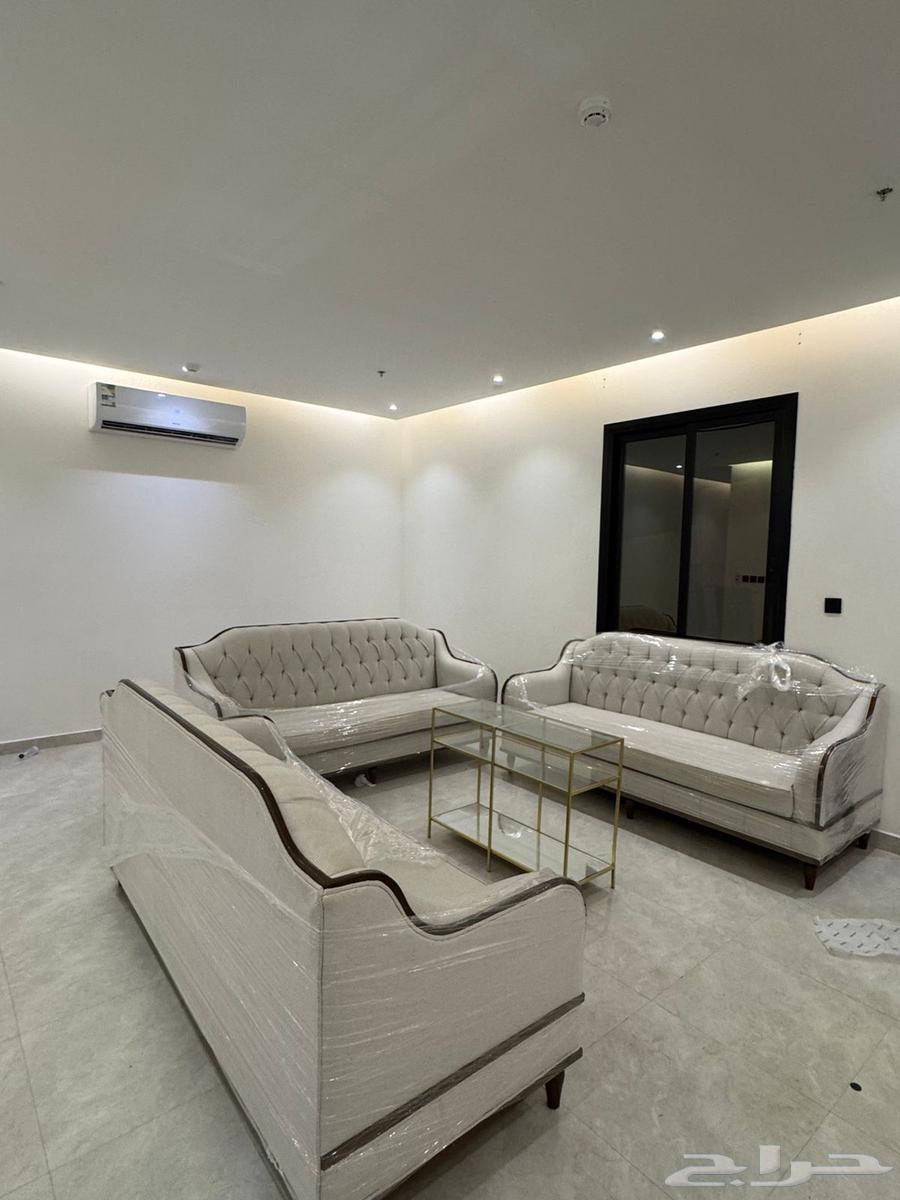 High-quality modern sofa for sale, in excellent and almost new condition (sofa only)64449704029315114