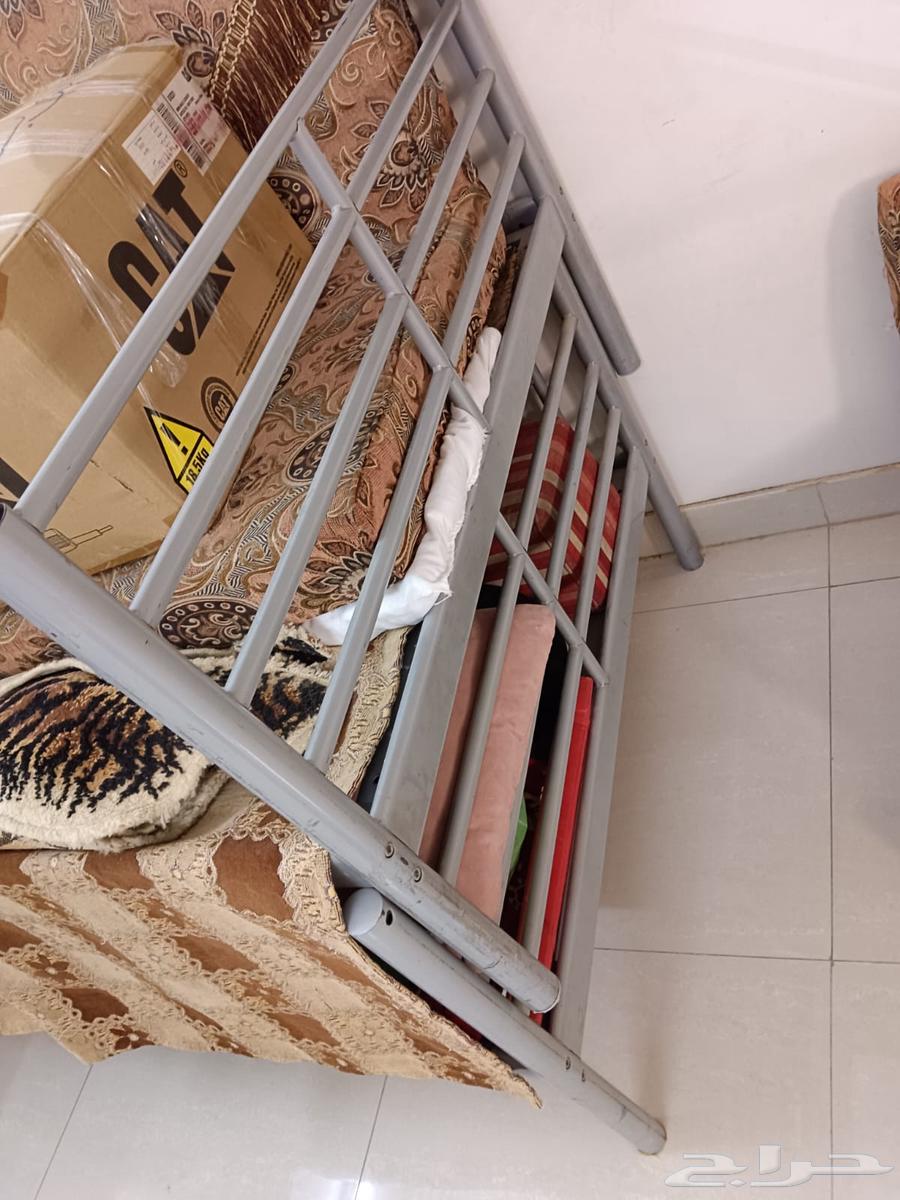 Sofa set, washing machine, ground floor living room, iron bed, dining table64455495264386112