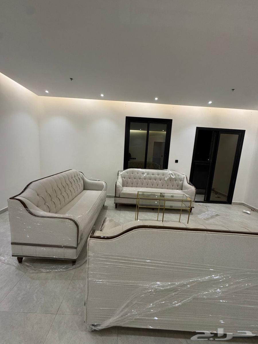 High-quality modern sofa for sale, in excellent and almost new condition (sofa only)64449704029315111