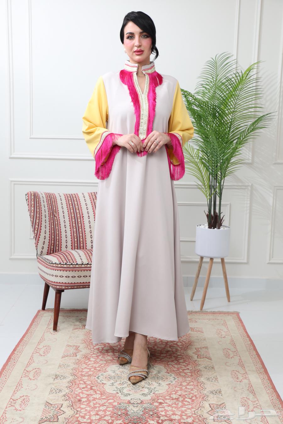 جلابية نسائية راقية مميزة لونين مطعمة بالهدب خامة الباربي64453311868163110