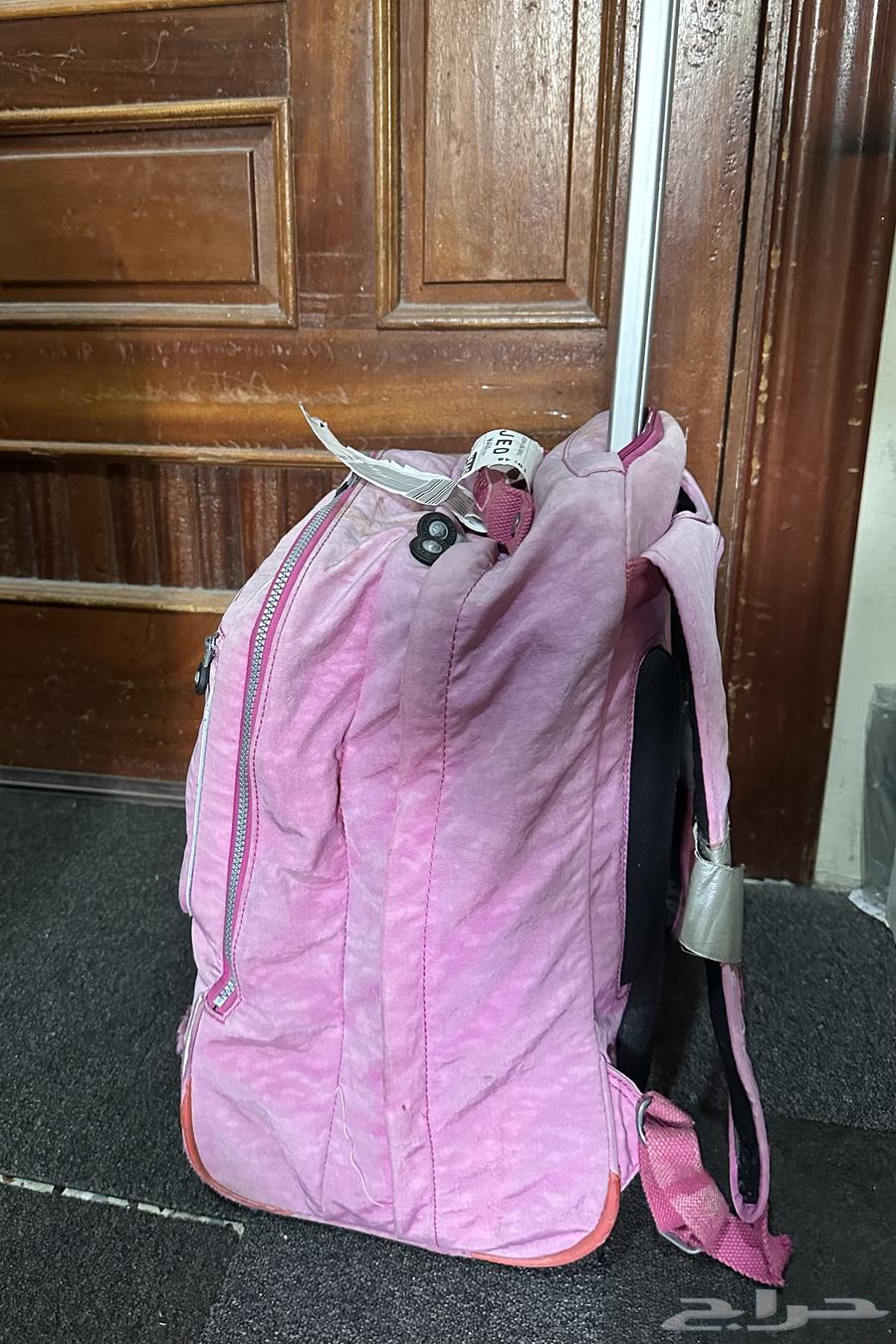 شنطة kipling مستخدمة بخمسة وثلاثين ر64451863352066112