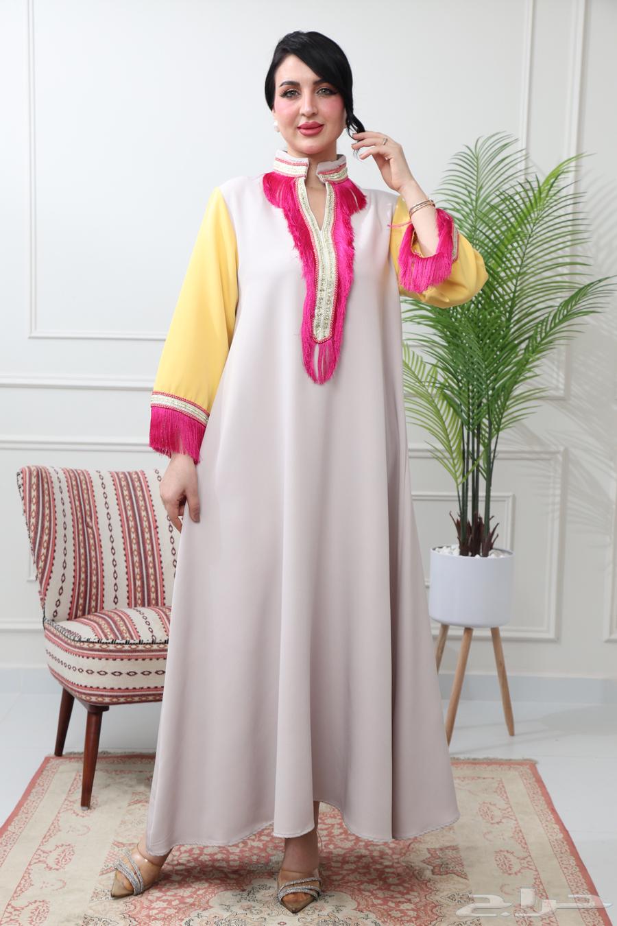 جلابية نسائية راقية مميزة لونين مطعمة بالهدب خامة الباربي64453311868163112