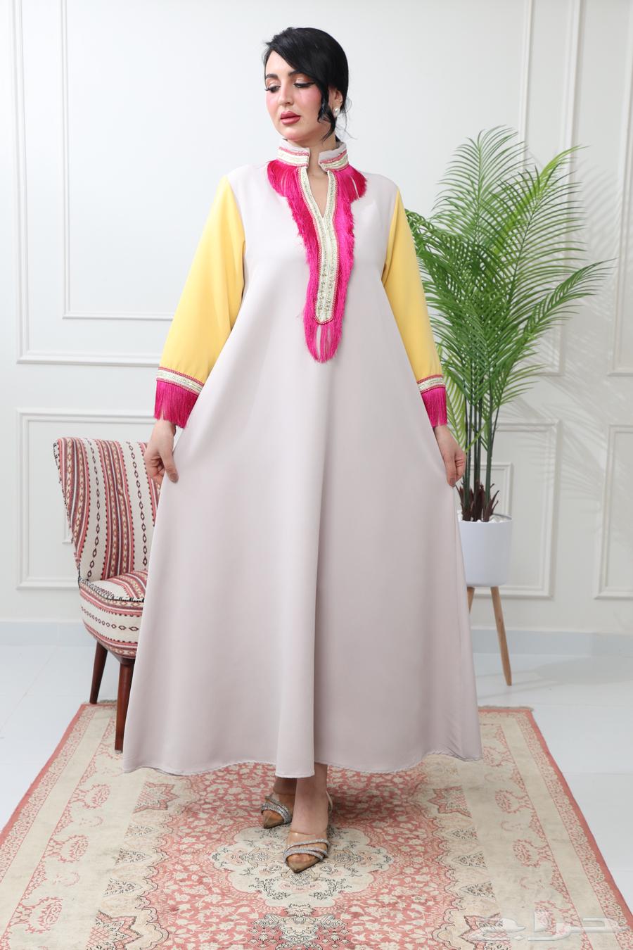 جلابية نسائية راقية مميزة لونين مطعمة بالهدب خامة الباربي64453311868163111