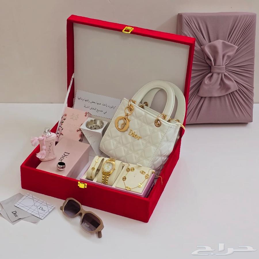 هدايا نسائية ماركة ديور64454605425281110