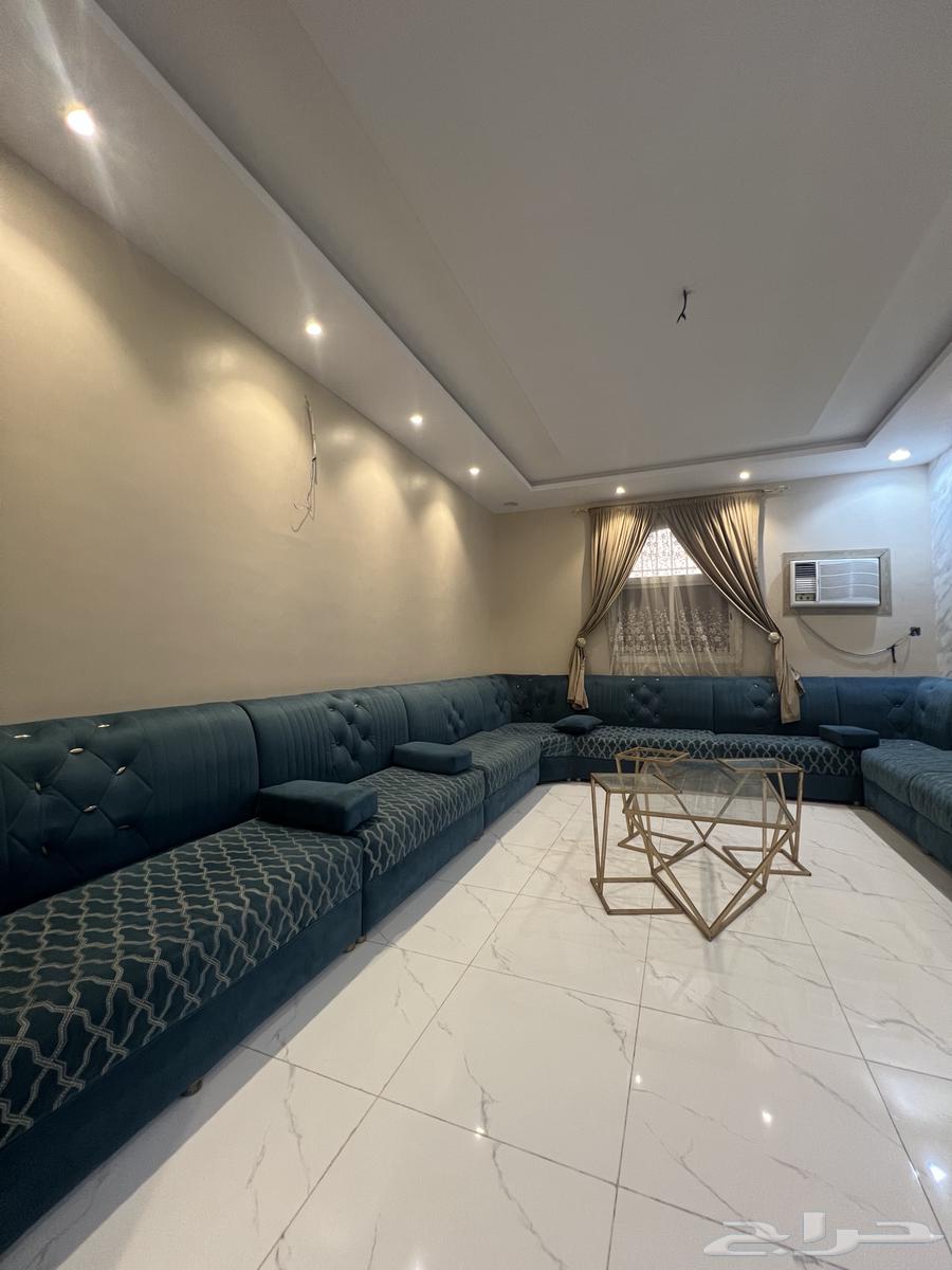 Sofas and tables64450564107907112