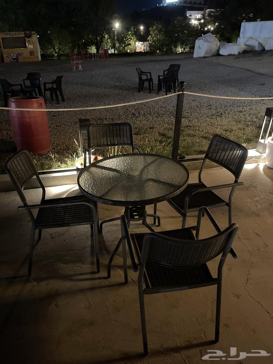 Tables and chairs64455563361665110