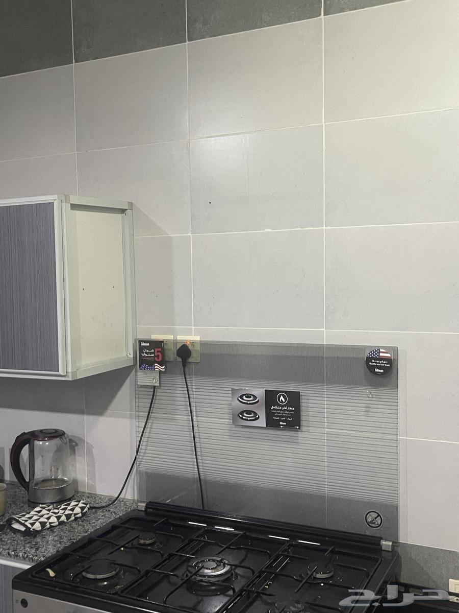 مكيفين ماندو طن ونص حقها والثلاجه والفرن بضمانها كلها64456199414658111