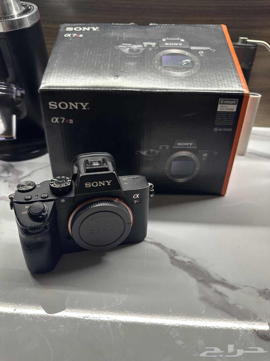 كاميرا سوني A7R iii مع عدسة 35 تم البيييع64449915845890110