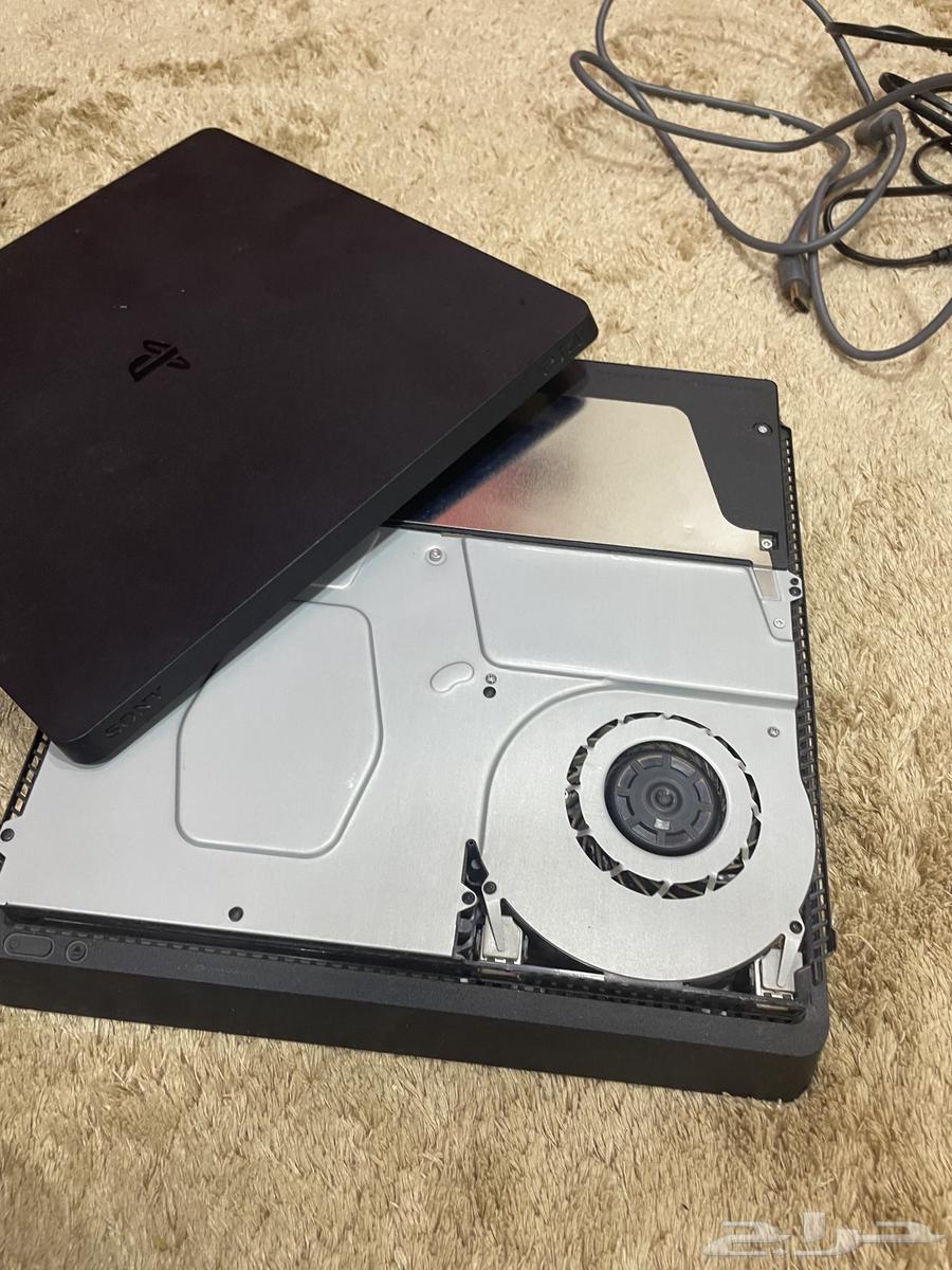 سوني فور نضيف بلكرتون حقه مابعد انفك معا اسلاكه و قير64453682824834112