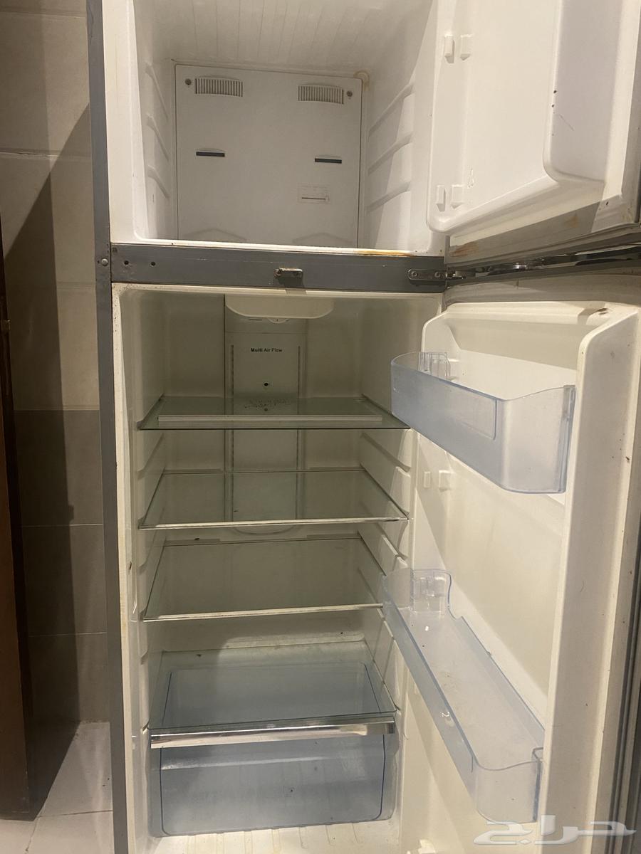 ثلاجه حجمها وسط للبيع64454235929090111