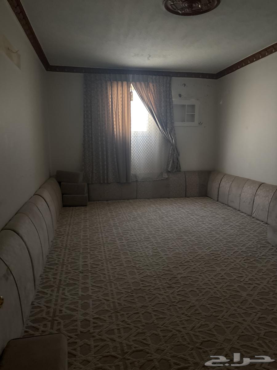 للبيع فرشت مجلس مع المخاد الضهر64454137622657111