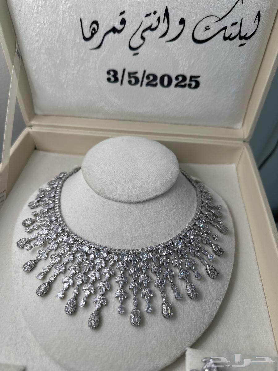عقد كرستال بملحقاته   سلسل   اسواره   حلق   خاتم والبوكس50064453147668225111