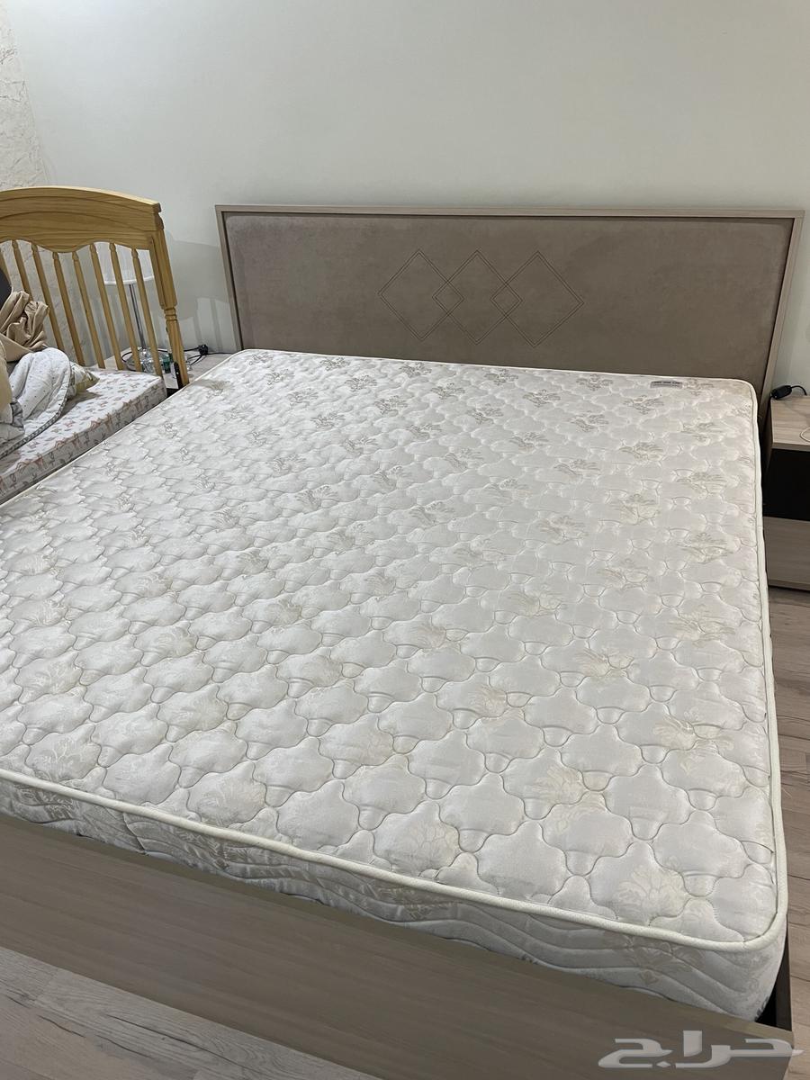 سرير ومرتبه(طراحه) وتسريحه للبيع64451352264322110