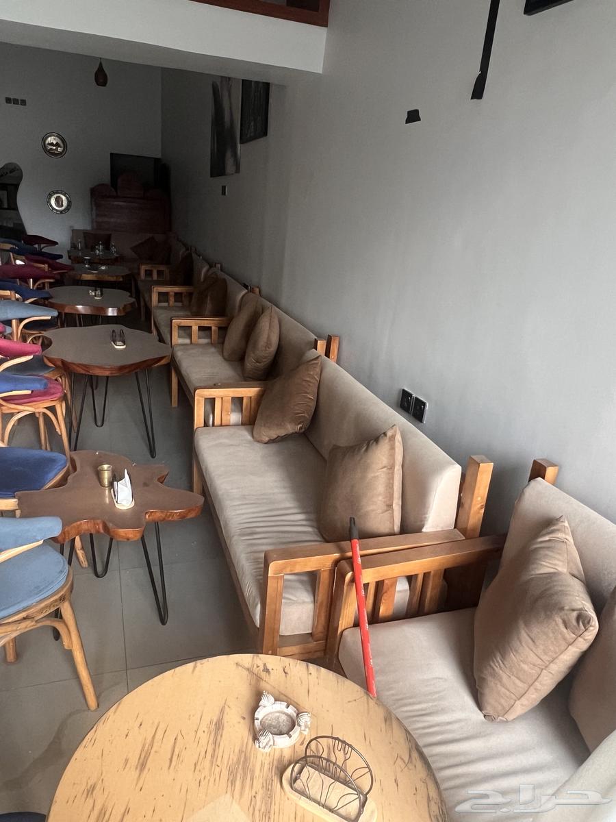 Sofas and tables64454318910082112