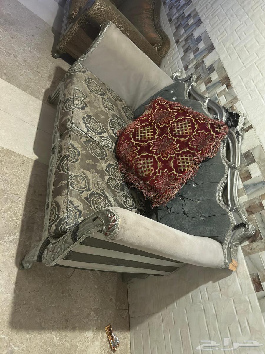 Two Good condition Sofas and One Round Table64456448566017111