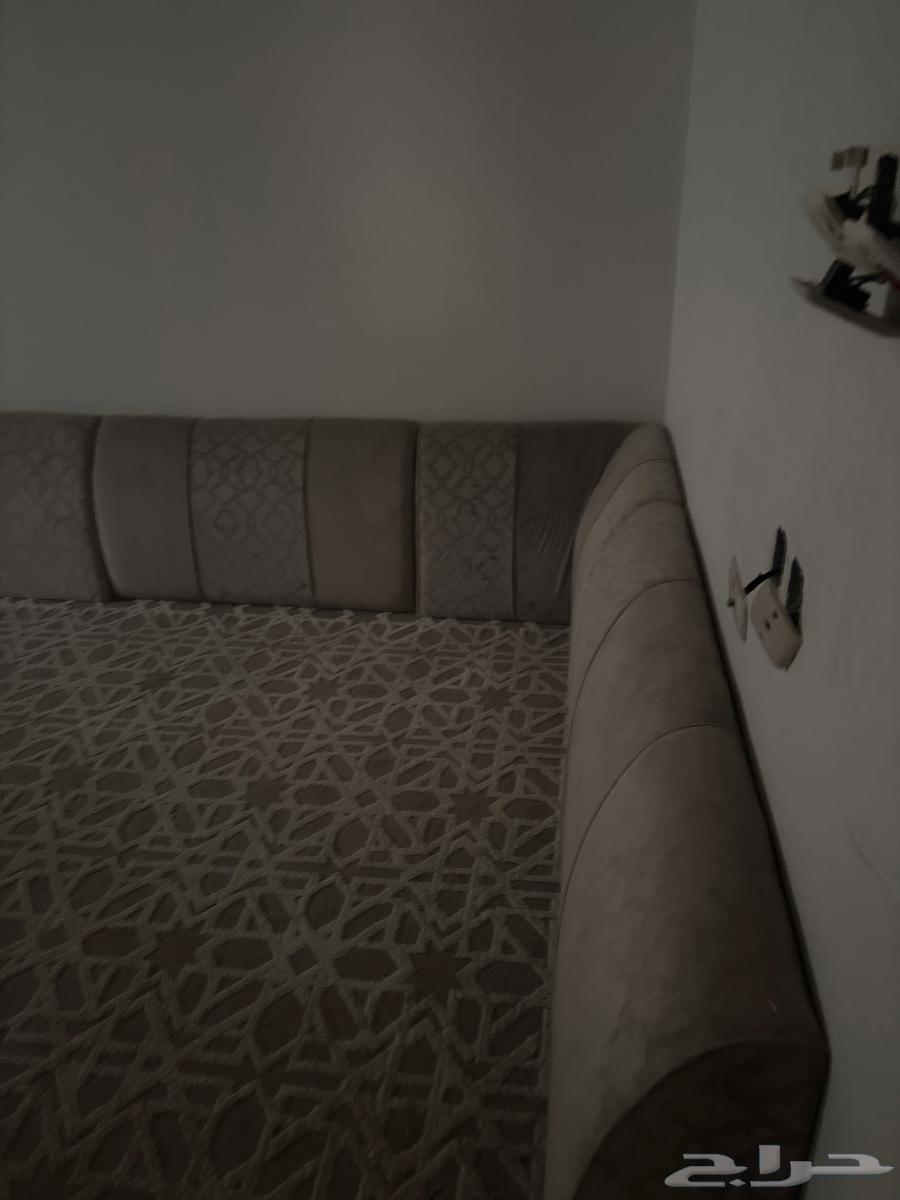 للبيع فرشت مجلس مع المخاد الضهر64454137622657112