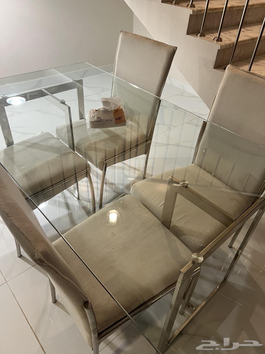 Dining table64454386721793111