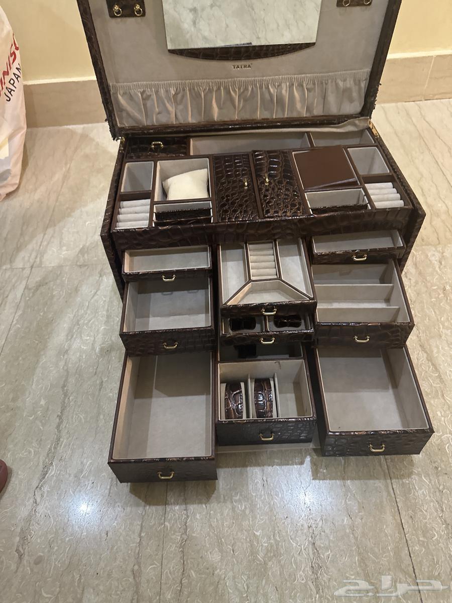 صندوق تحط في ذهب أو ساعات وفلوس64455907637761114