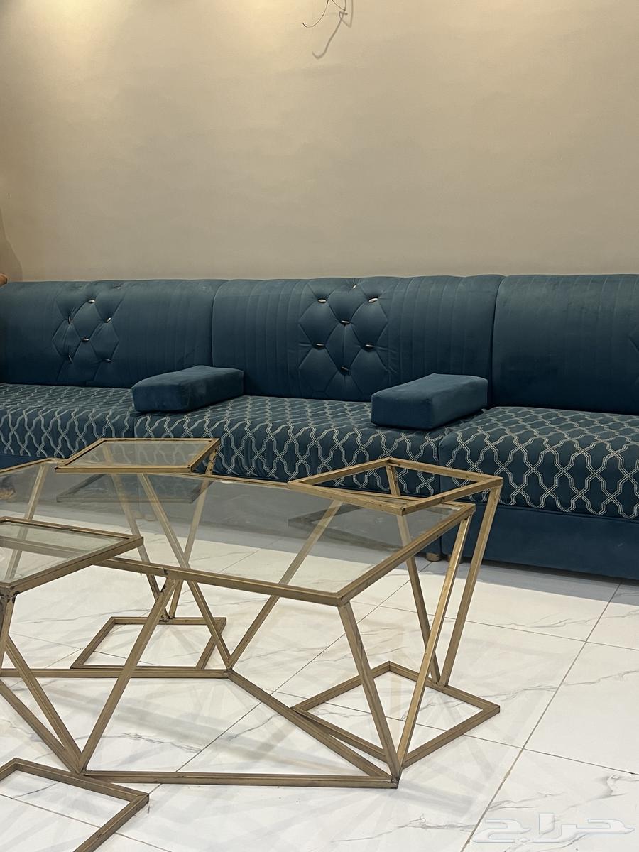 Sofas and tables64450564107907114