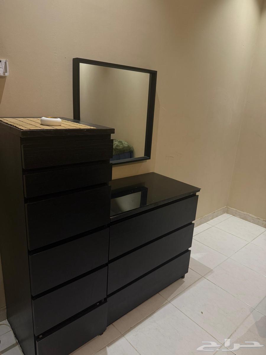 للبيع غرفة نوم كامله بحاله جيده64453696567297111