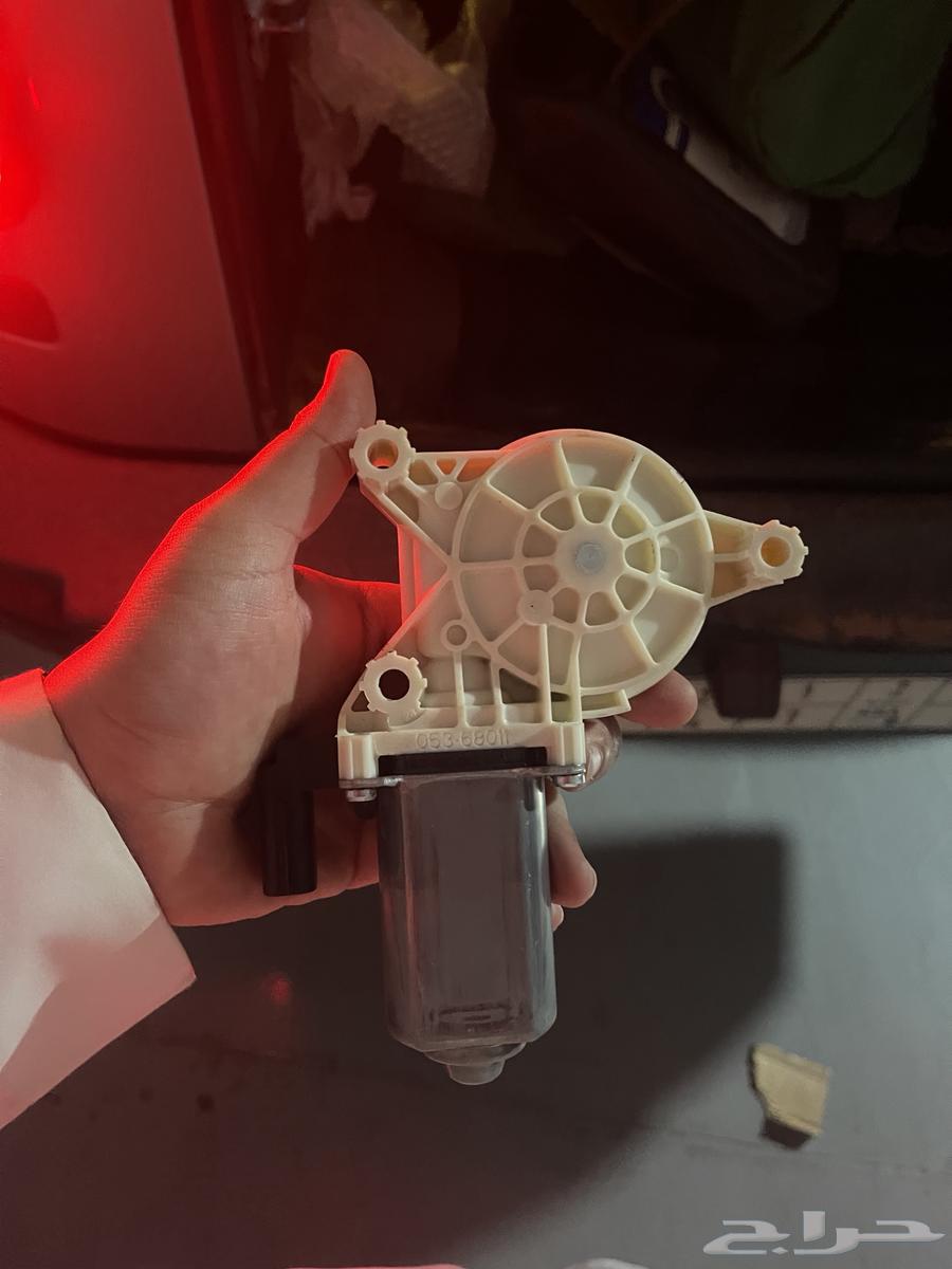 جيب رانجلر jk قطع غيار دينمو قزاز خلفي يسار64619717433218114