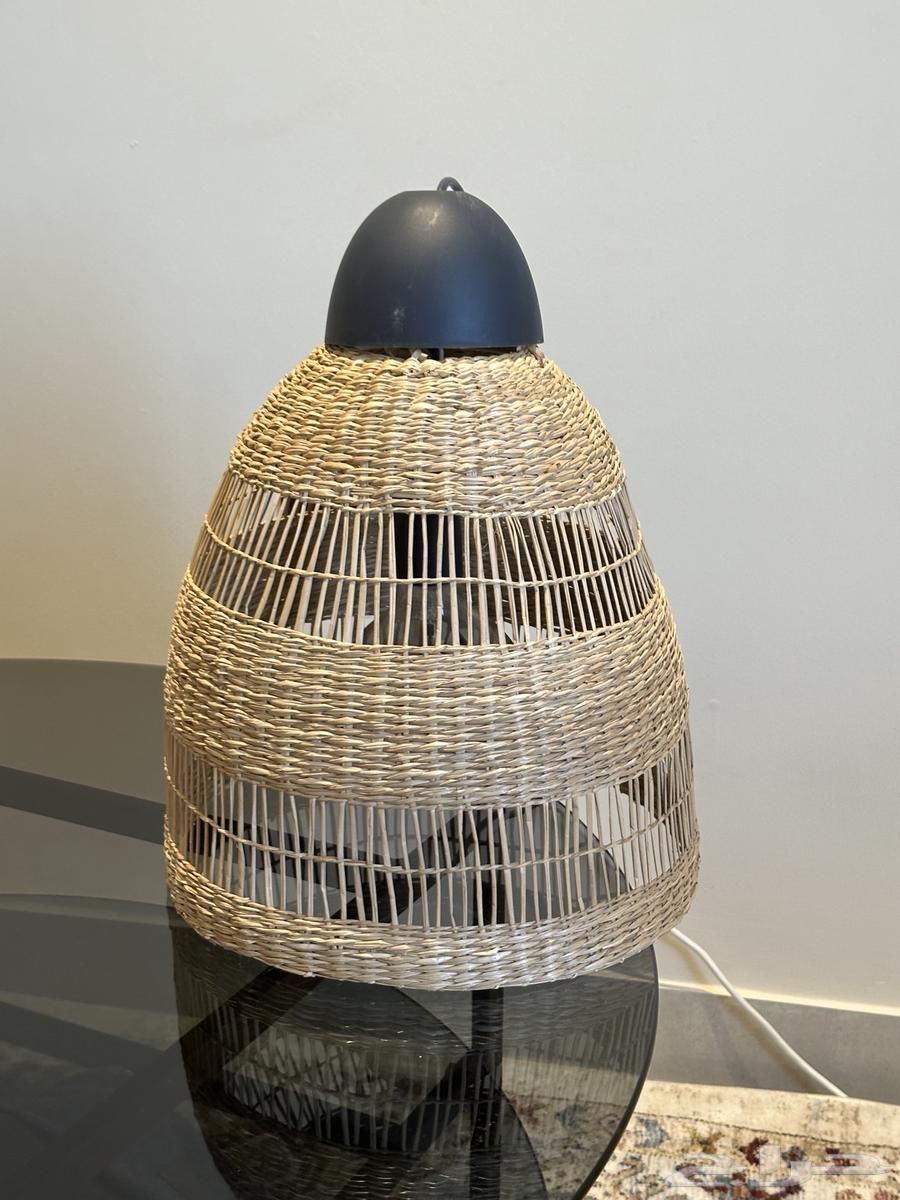 اثاث للبيع ( طاولات خدمة  ابجاوره  ثريا)64453820115331111