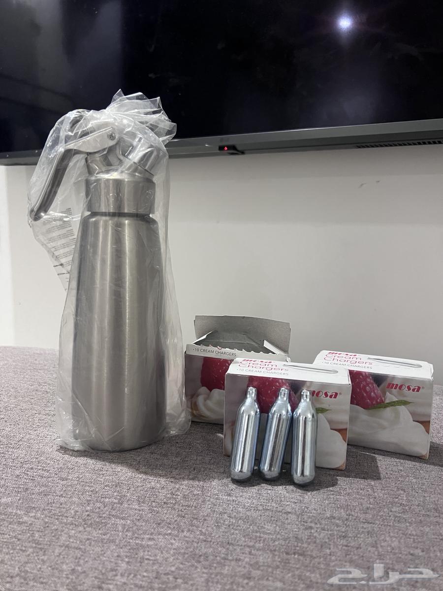 للبيع طقم مضخة كريمه ستانلس ستيل مع كبسولات غاز N20 للتشغيل64455631978881111