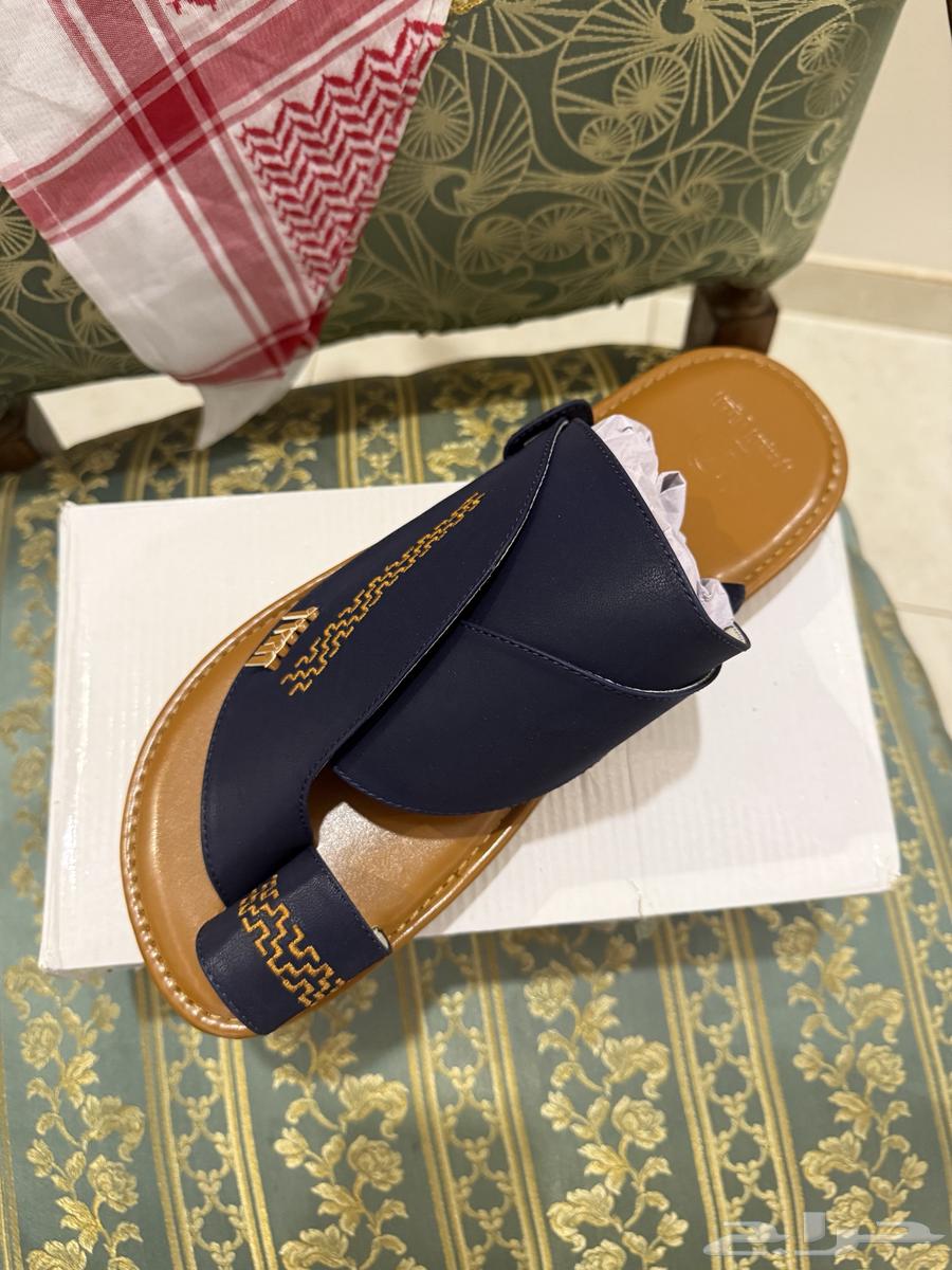 New slippers at a symbolic price of 5764454743158018112