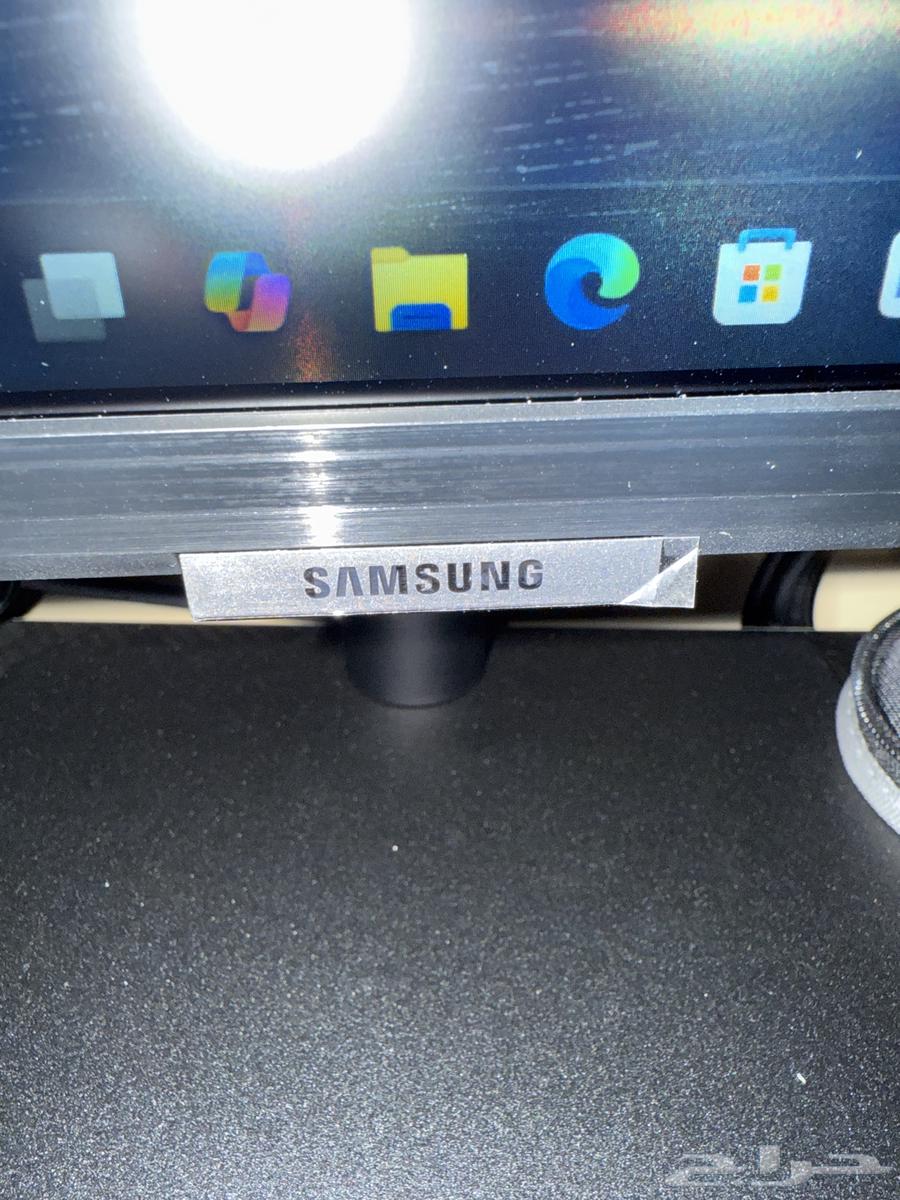 شاشة كمبيوتر سامسونج   32 بوصة   للبيع64455810433537111