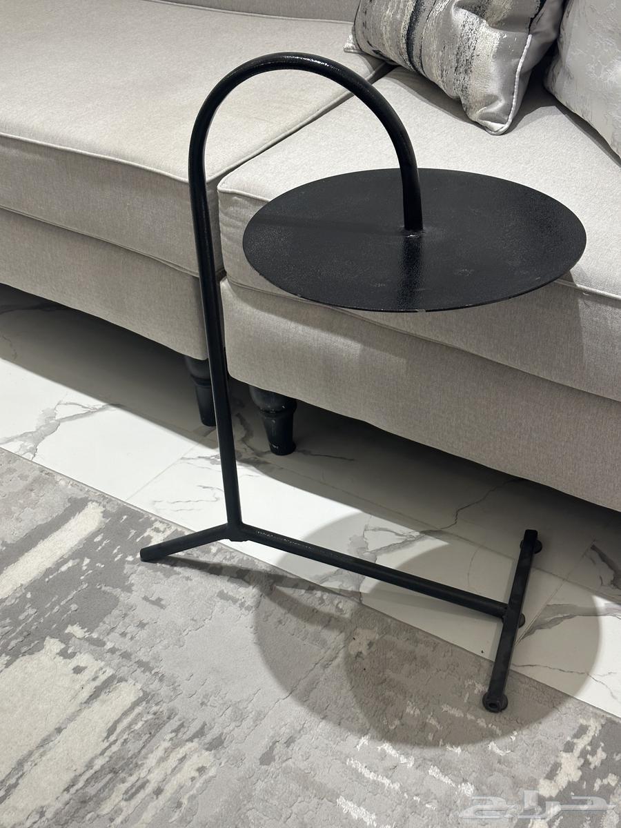 Glass center table and carpet64449836376579112