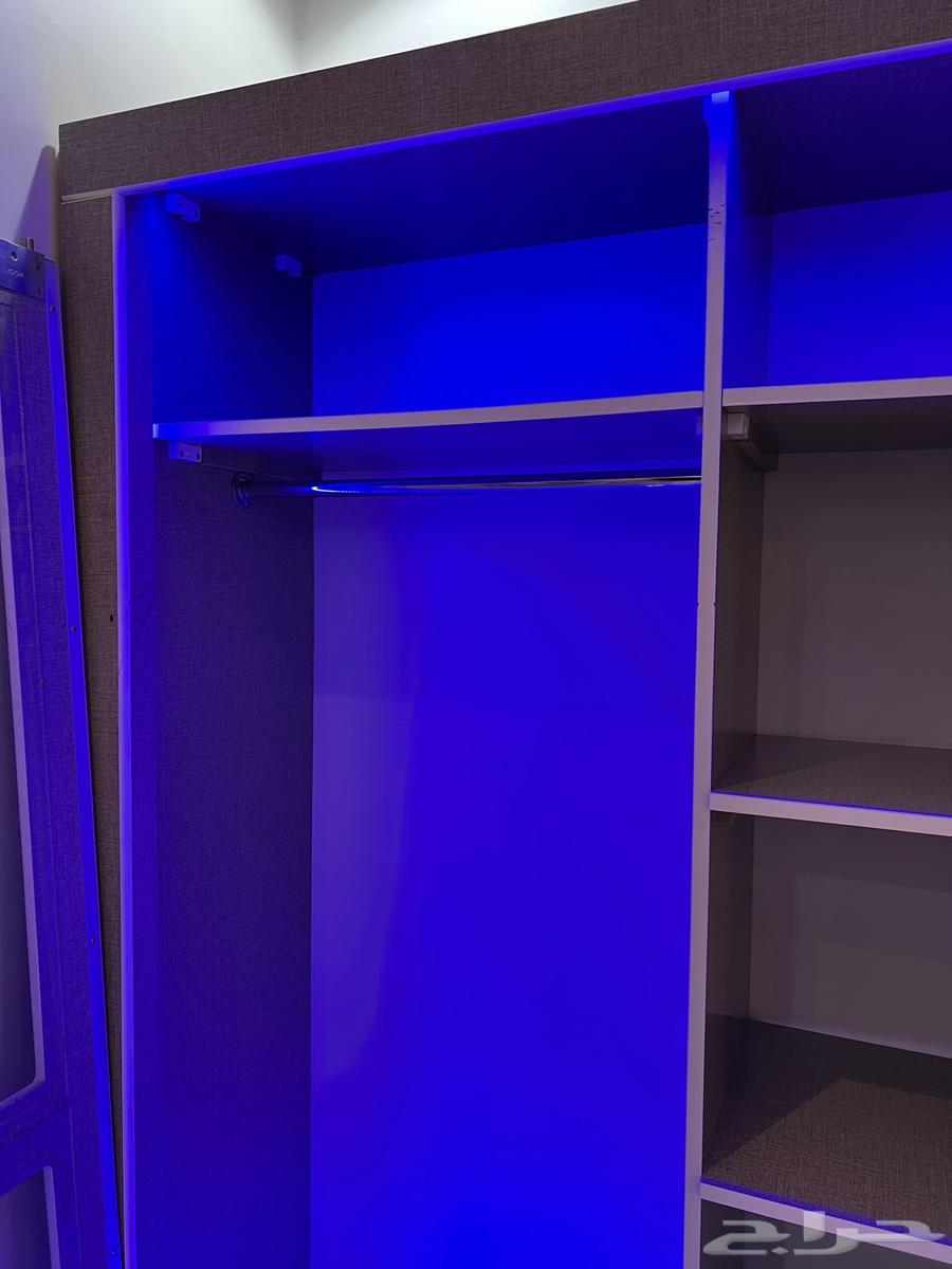 Wardrobe for sale with four doors for 400 without delivery, for serious buyers only64454482064642114