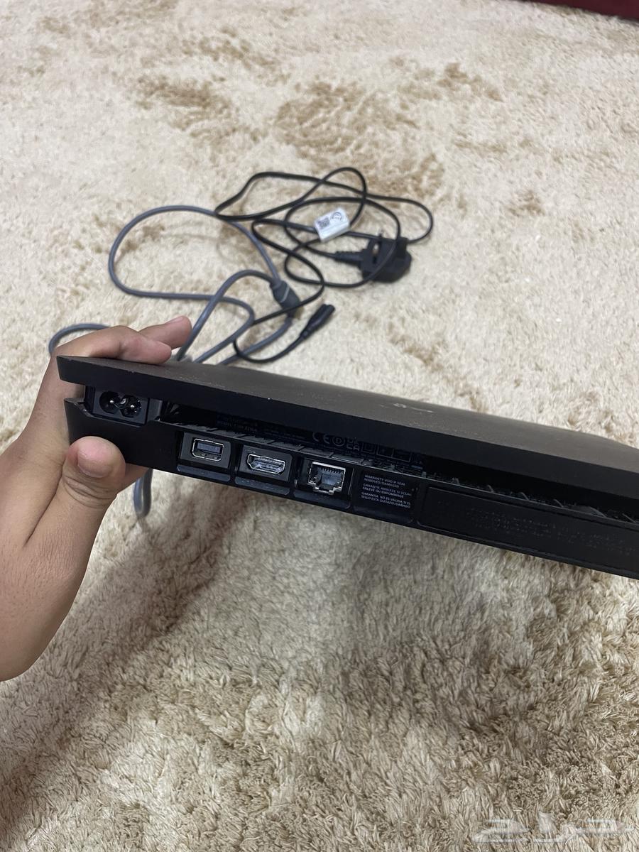 سوني فور نضيف بلكرتون حقه مابعد انفك معا اسلاكه و قير64453682824834111