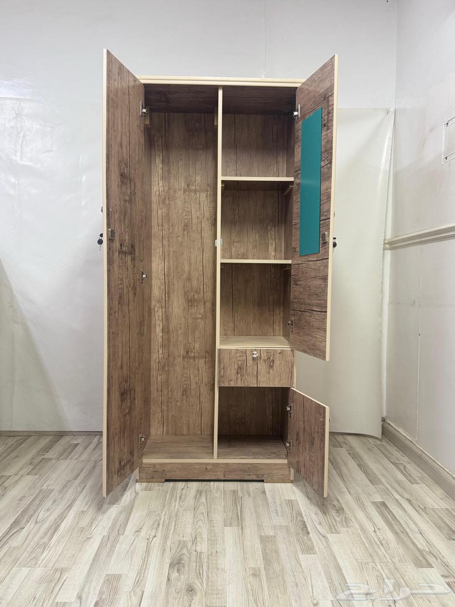 تجهيز سكن عمال دواليب وسرائر خشبيه64449849690755113