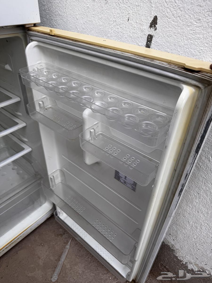 Samsung 12 cubic feet refrigerator, conditional64449770346371110