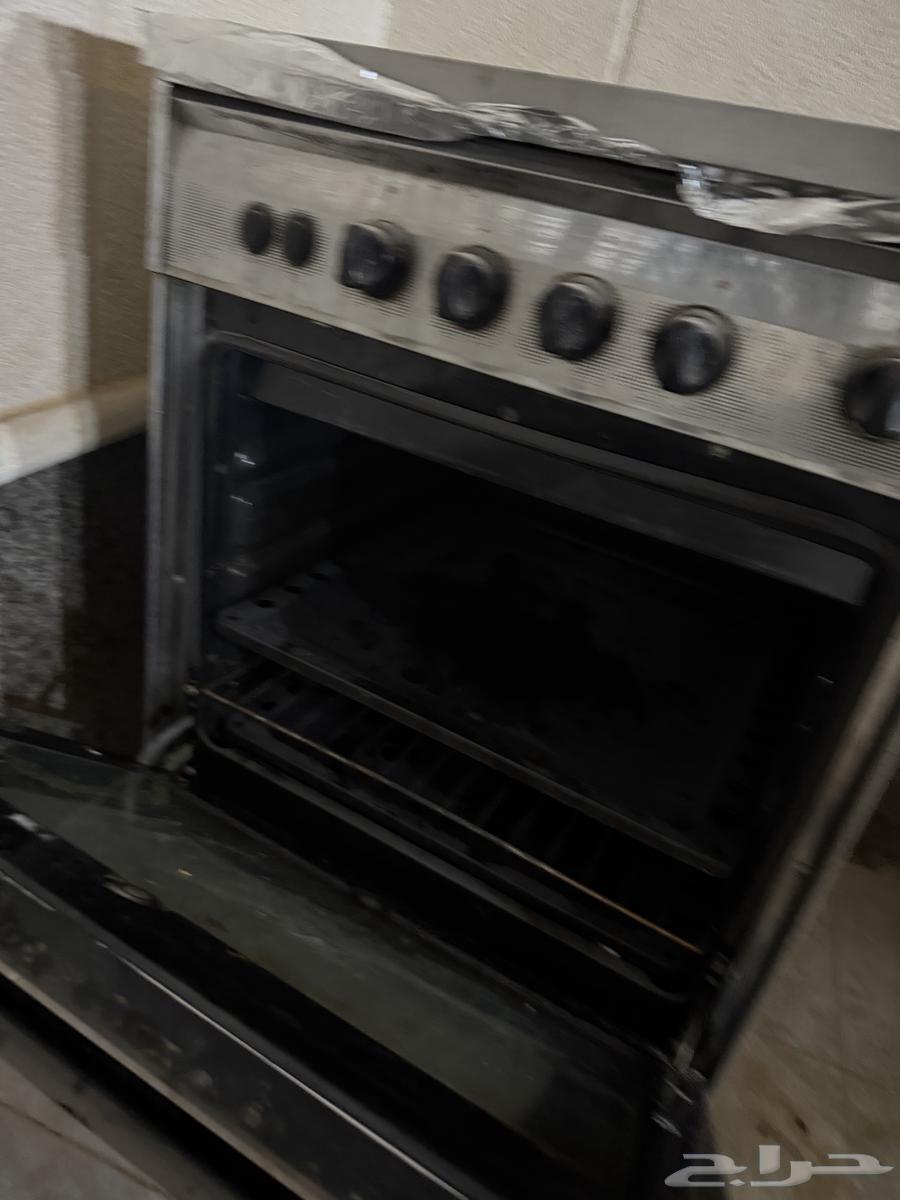 An electric oven and also a complete normal oven in perfect condition with no issues64452644352259113