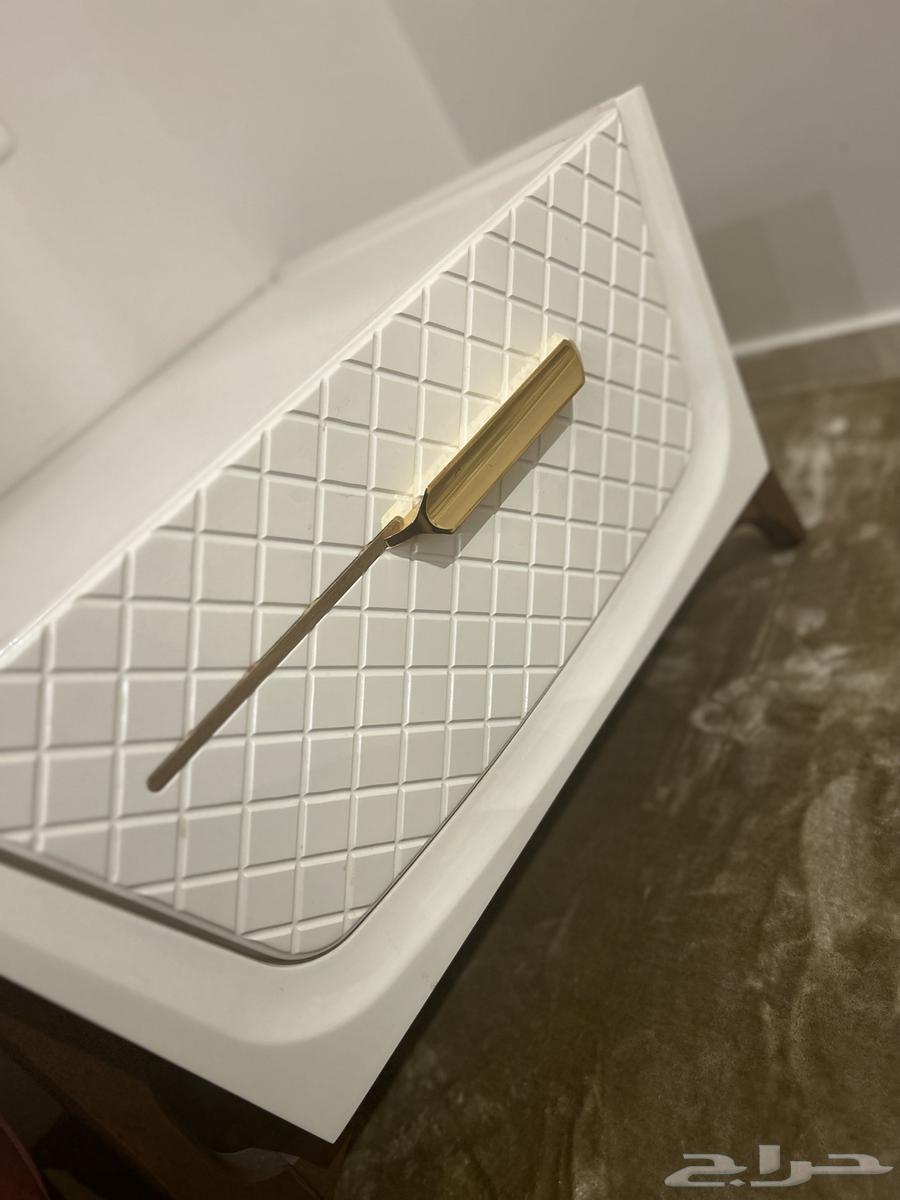 تسريحة وخزانه 4 ادراج واثنين كمدينة64452103349378112