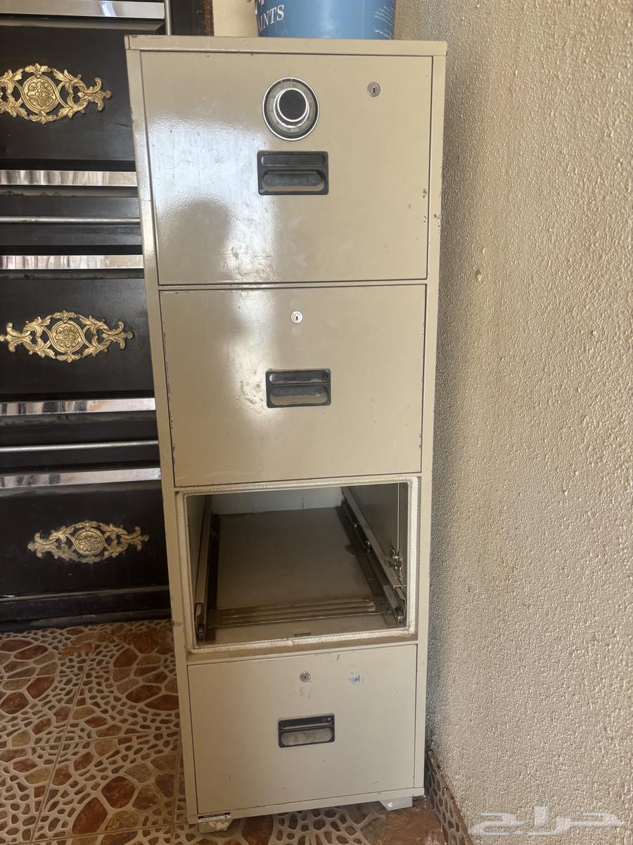 خزنه للبيع64452644317825111