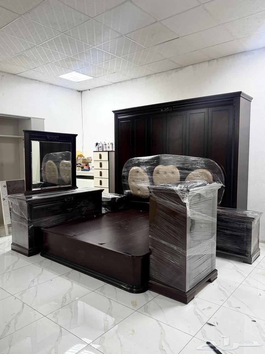 مجموعة غرفة نوم كبيرة بنية مستخدمة64450388023555111