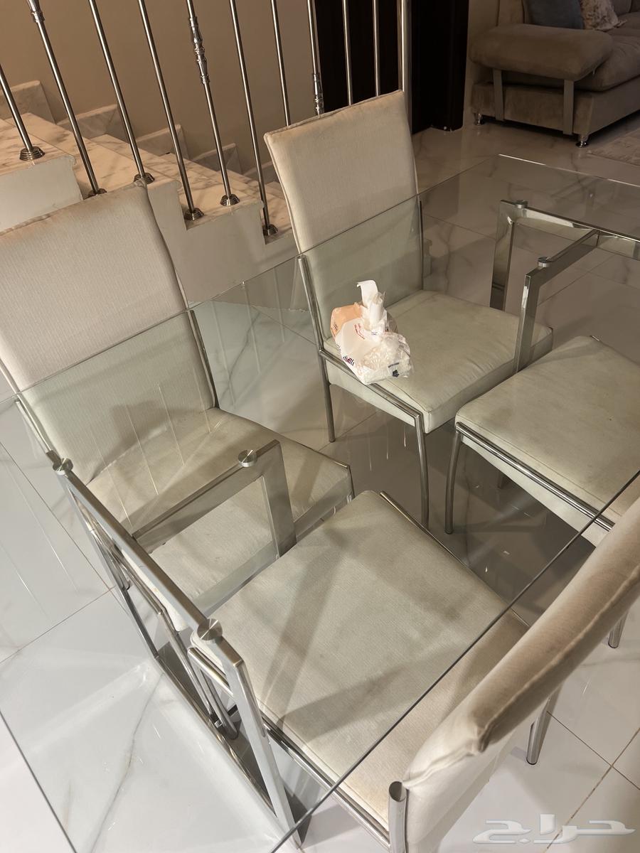 Dining table64454386721793110