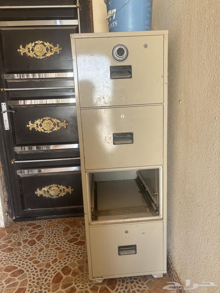 خزنه للبيع64452644317825114