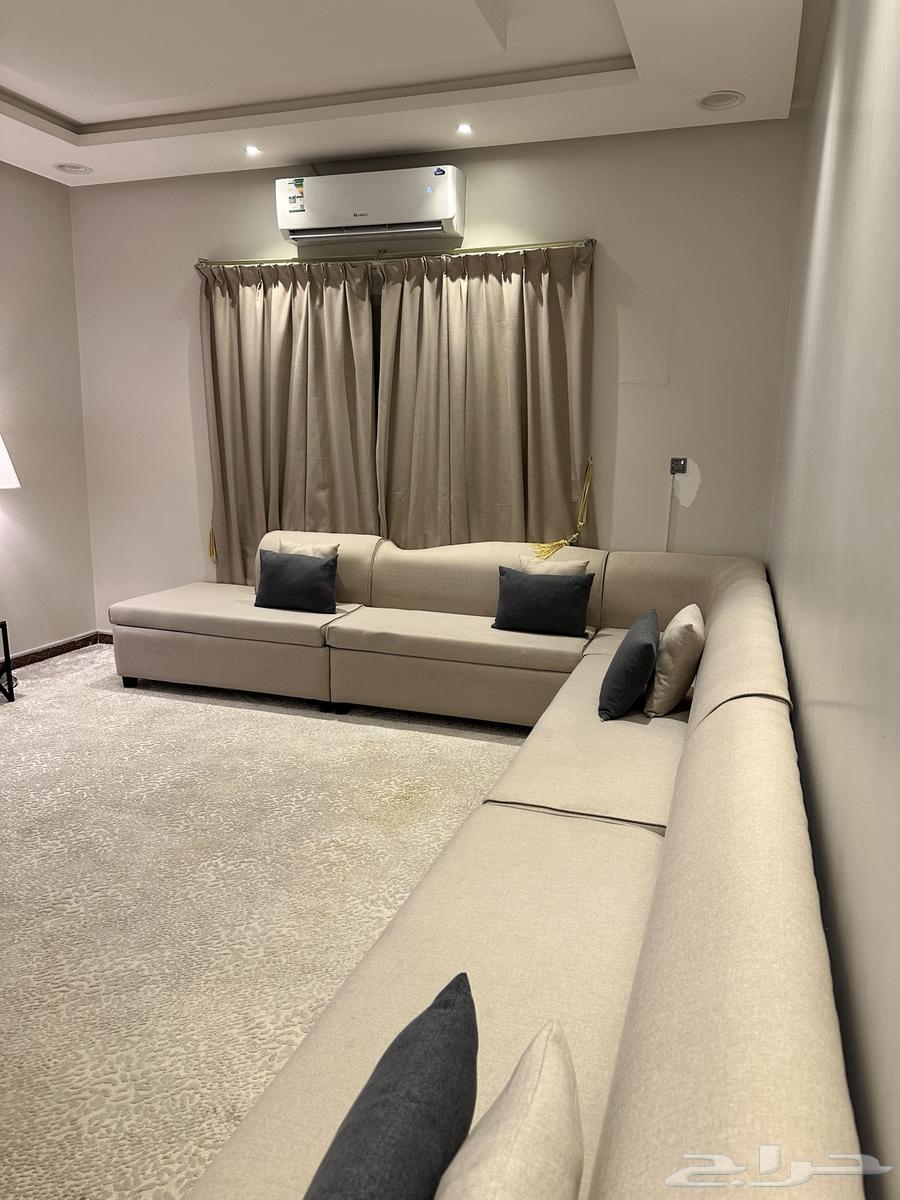 للبيع كنب مستعمل لون بيج64457064103681110