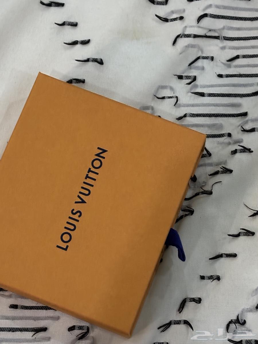 للبيع سوارة LV رجالية اصلية64455700360323111