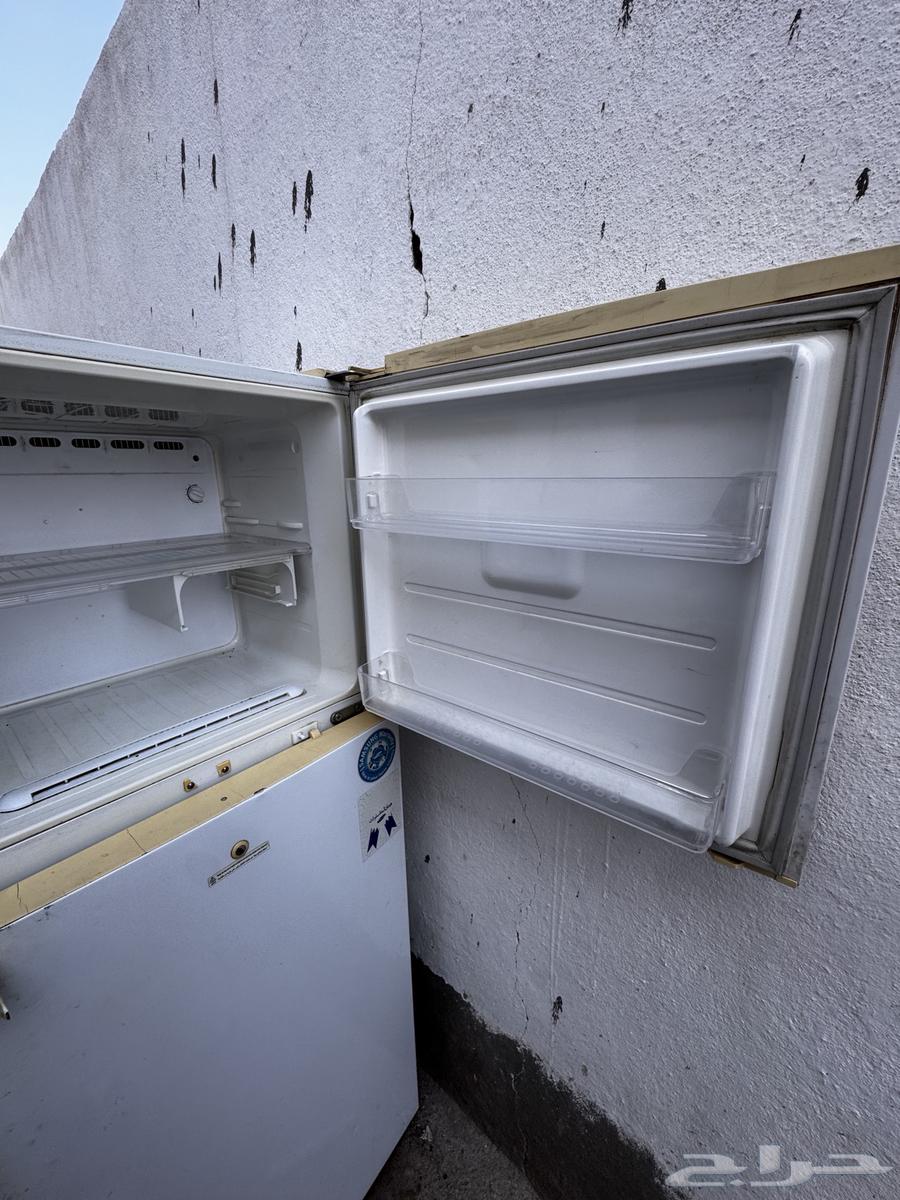 Samsung 12 cubic feet refrigerator, conditional64449770346371112