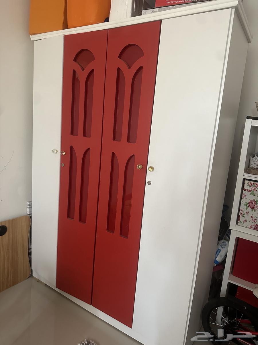 خزانة نظيفة جدا  تعتبر جديد للبيع64449995995522112