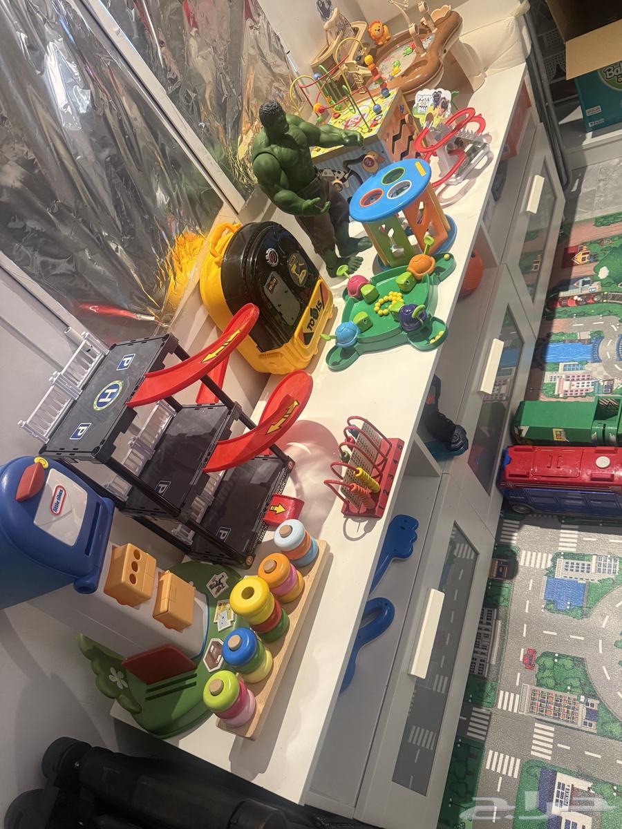 طاولة تلفيزيون للبيع64410231595649111