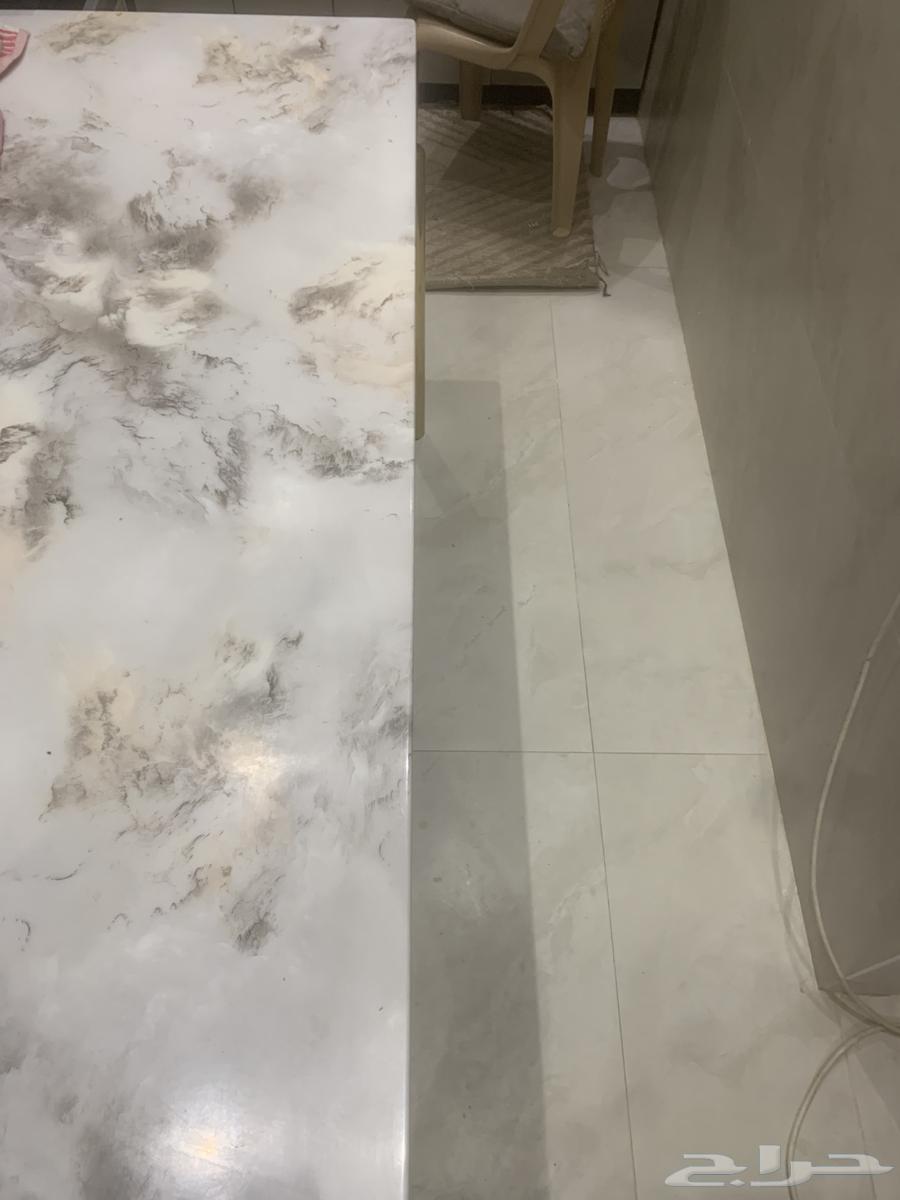 طاوله طعام للبيع على اسوم64454386815361110