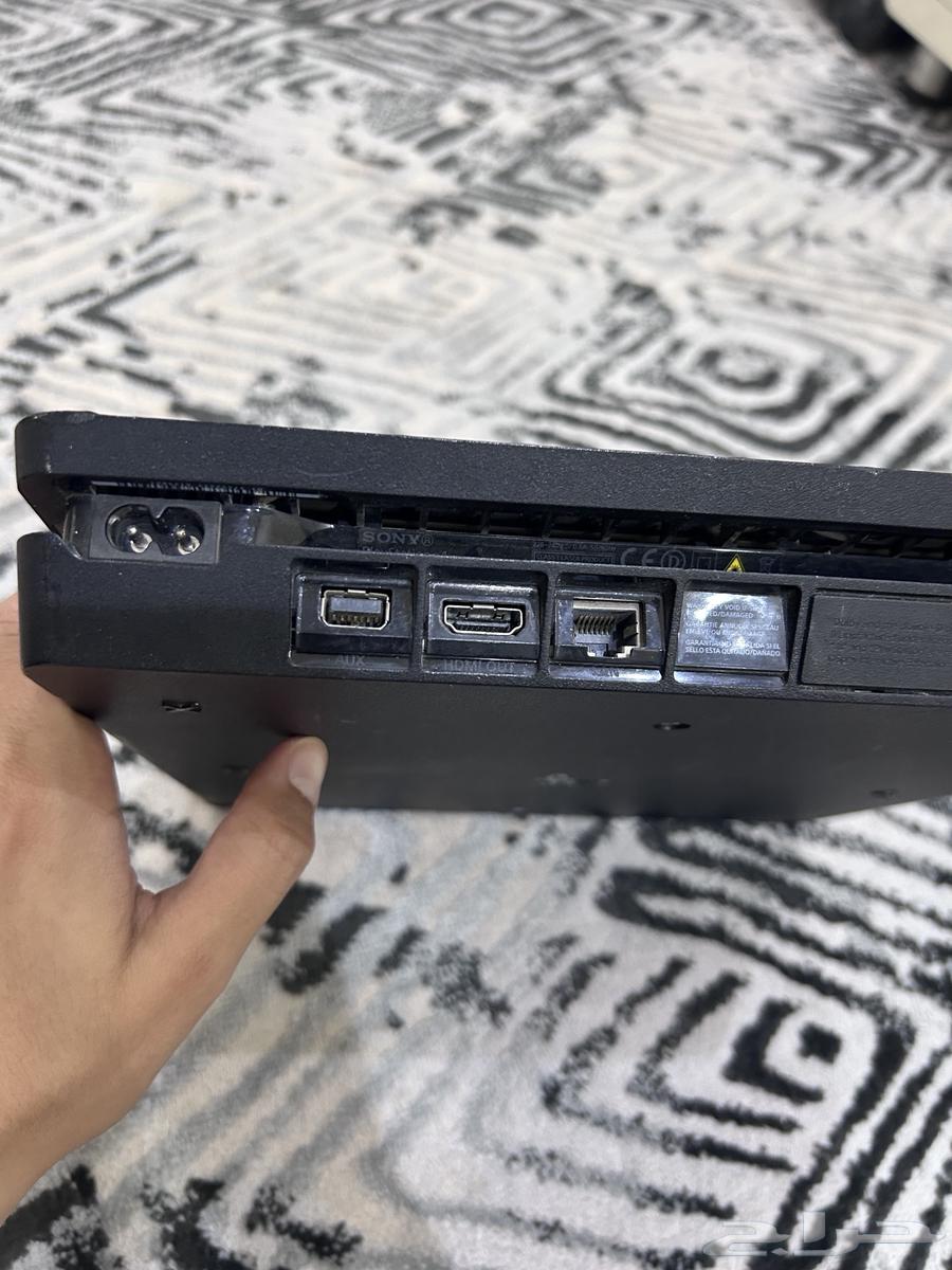 Clean PlayStation 4 with one clean Sony controller64455167802113112